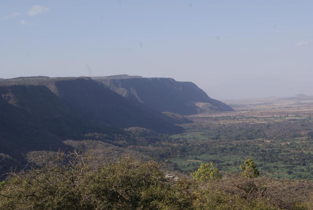 African Sunrise Lodge And Campsite Mto wa Mbu Ngoại thất bức ảnh