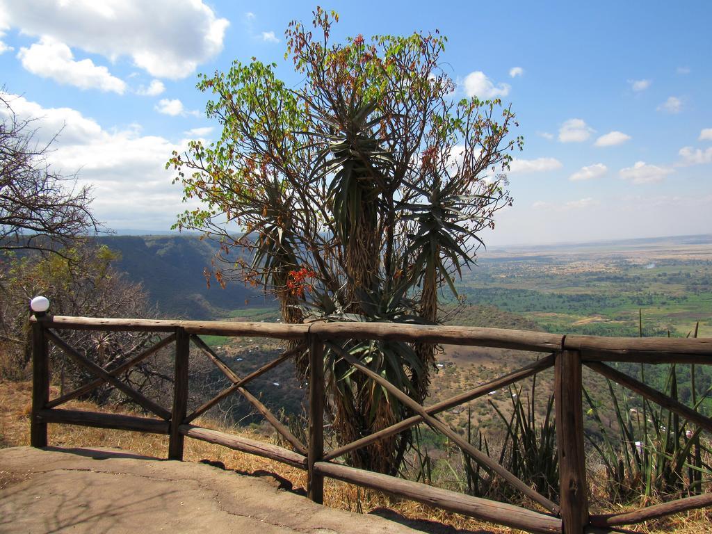 African Sunrise Lodge And Campsite Mto wa Mbu Ngoại thất bức ảnh