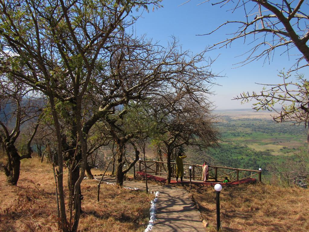 African Sunrise Lodge And Campsite Mto wa Mbu Ngoại thất bức ảnh