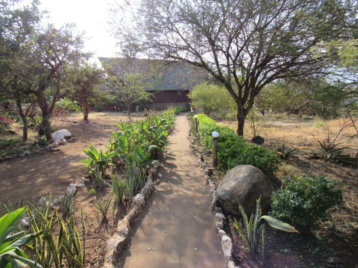 African Sunrise Lodge And Campsite Mto wa Mbu Ngoại thất bức ảnh